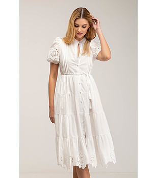 Бяла памучна рокля с английска бродерия снимка