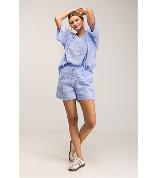 Памучен комплект от блуза и панталонки в светлосиньо снимка