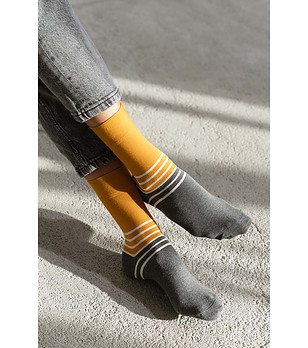 Unisex памучни чорапи в сиво и оранжево снимка