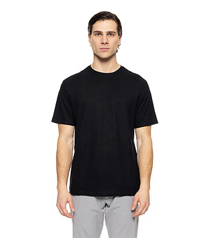Черна памучна мъжка тениска от лен и памук снимка