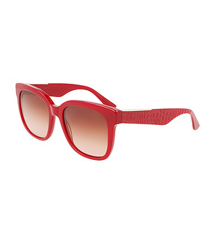 Червени дамски слънчеви очила снимка