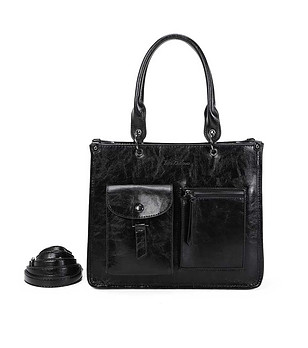 Черна дамска чанта с джобове Livena снимка
