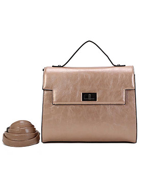 Дамска чанта в цвят мока със златист нюанс с капак Salvena снимка