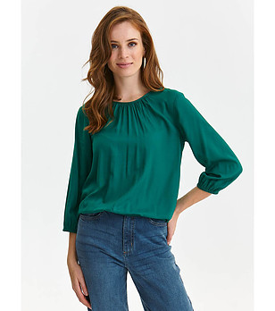 Елегантна дамска блуза в зелен нюанс снимка