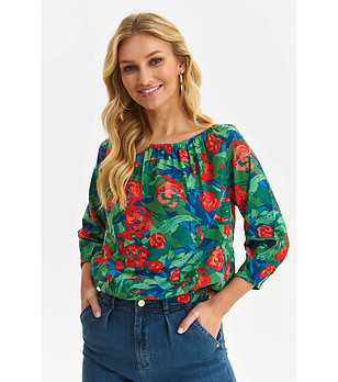 Ефектна дамска блуза с многоцветен флорален принт снимка