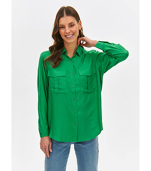 Дамска риза в зелено с джобове снимка