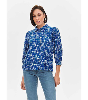 Синя дамска риза с принт в бяло снимка