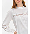 Бяла дамска блуза с перфорации-2 снимка