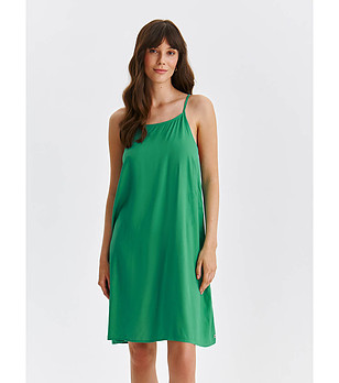 Зелена лятна рокля снимка