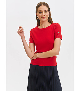 Червена дамска блуза от фино плетиво снимка