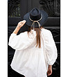 Дамска шапка в черно с периферия-1 снимка