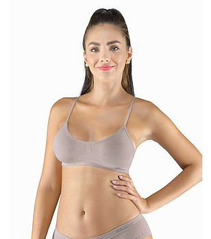 Сутиен в бежово с меки чашки снимка