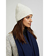 Дамска шапка в цвят слонова кост-1 снимка
