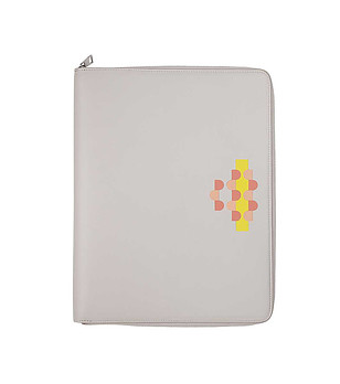 Сива кожена папка за документи с фигурални мотиви снимка