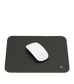 Черна подложка за мишка от естествена кожа снимка