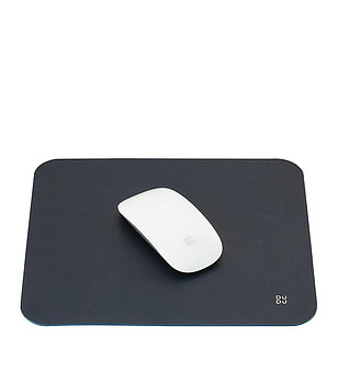 Тъмносиня подложка за мишка от естествена кожа снимка