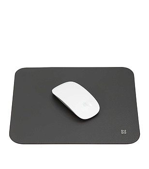 Тъмносива подложка за мишка от естествена кожа снимка