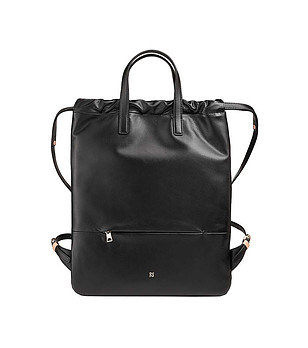 Черна дамска раница от естествена кожа  снимка