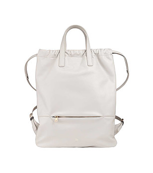 Дамска раница от естествена кожа в перлен нюанс снимка