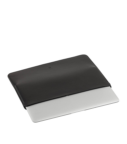 Черен калъф за лаптоп от естествена кожа снимка