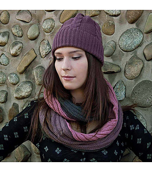 Унисекс шапка в тъмнолилаво снимка