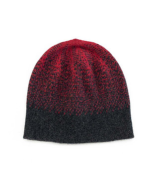 Дамска шапка в червено и графит снимка