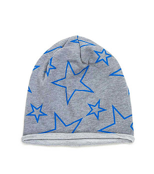 Сива дамска шапка на сини звезди снимка
