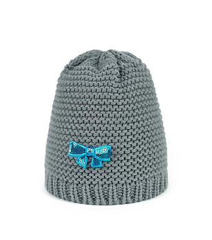Сива детска шапка с панделка снимка
