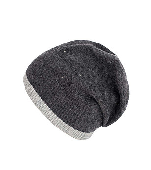 Дамска шапка в цвят графит снимка