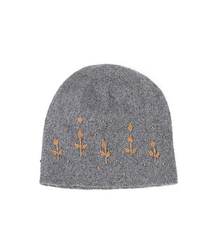 Сива дамска вълнена шапка боне с бродерии снимка