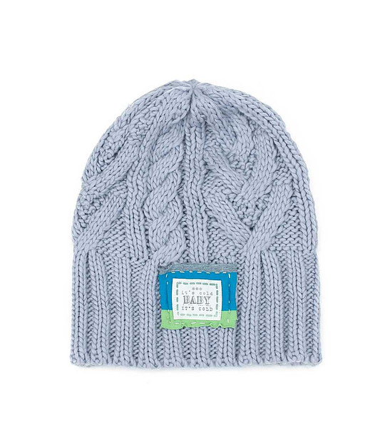 Сива зимна дамска шапка снимка