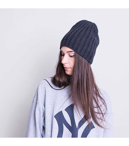 Зимна шапка в цвят графит снимка