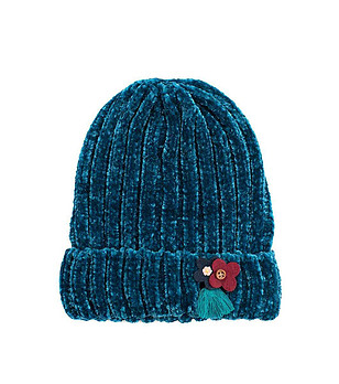 Детска шапка в син нюанс с цветя снимка