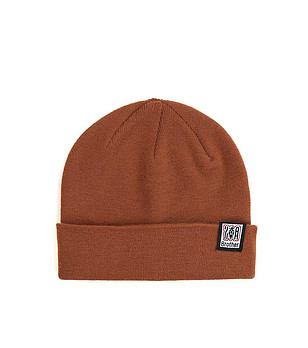 Унисекс шапка в кафяво снимка