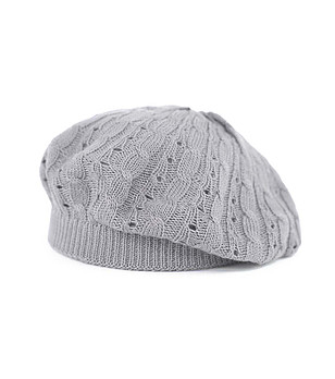 Дамска сива ажурна барета снимка