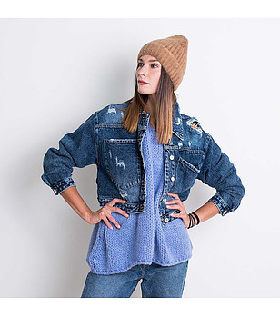 Дамска тъмнобежова шапка снимка