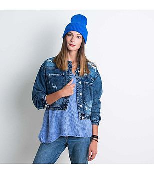 Класическа зимна унисекс шапка в цвят сапфир снимка