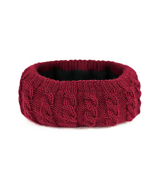 Плетена дамска лента за глава в бургунд снимка