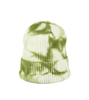 Детска шапка в бяло и зелено снимка