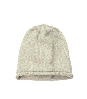 Светлобежова дамска шапка снимка