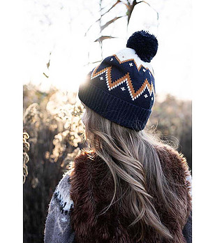 Тъмносиня детска шапка със зигзаг мотиви снимка