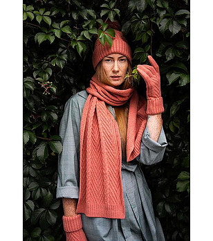 Дамски зимен комплект от шал, шапка и ръкавици в цвят праскова снимка