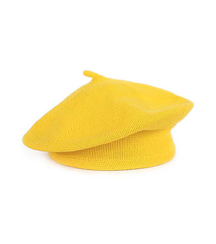 Дамска жълта памучна барета снимка