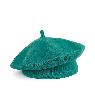 Дамска зелена памучна барета снимка