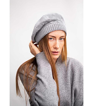 Дамска сива барета с ангора снимка