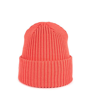 Детска шапка в оранжев нюанс снимка