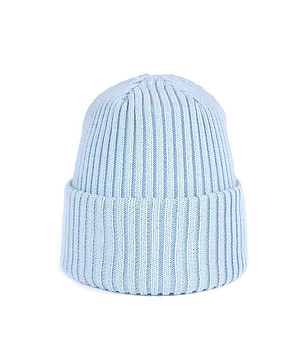 Детска шапка в светлосиньо снимка