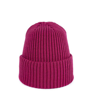 Детска шапка в цвят малина снимка