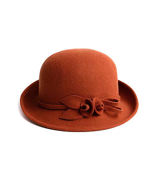 Оранжева стилна дамска вълнена шапка снимка