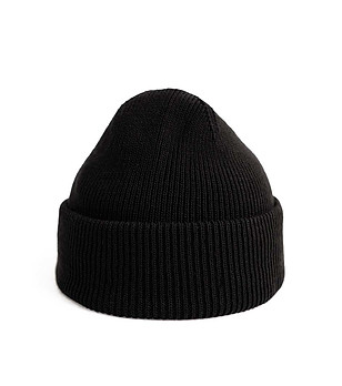 Унисекс шапка в черно снимка